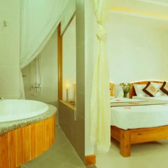 Отель Riverside Plum Garden Homestay спа