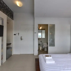 Отель Phuket Montre Resotel Пхукет