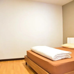 Inn Trog And Inn Soi - Hostel - Adults Only Бангкок комната для гостей фото 5