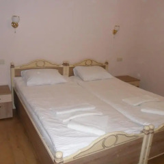 Гостиница Guest House 12 Mesyatsev Украина, Черноморск - отзывы, цены и фото номеров - забронировать гостиницу Guest House 12 Mesyatsev онлайн сейф в номере