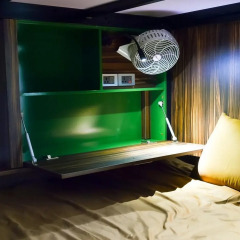 Отель Babylon Garden Inn сейф в номере