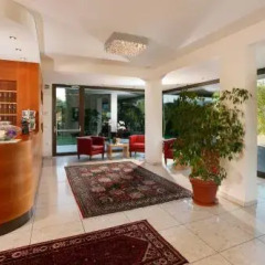 Hotel Girlanerhof Аппиано-сулла-Страда-дель-Вино интерьер отеля