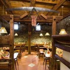 Hotel Lowenwirt Чермес гостиничный бар