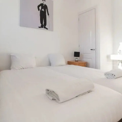 Отель CityCondos Amsterdam with Canal view Нидерланды, Амстердам - отзывы, цены и фото номеров - забронировать отель CityCondos Amsterdam with Canal view онлайн комната для гостей фото 3