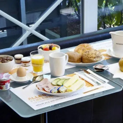 Отель Motel One Duesseldorf City в номере фото 2