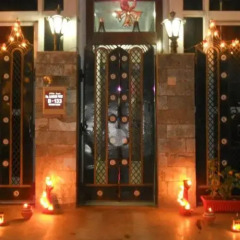Отель Delhi Expats GuestHome гостиничный бар