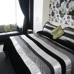 Отель Edenfield Guest House сейф в номере