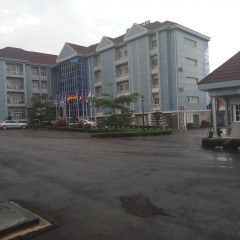 Ozom Hotel парковка