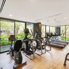 Отель The Deck Condo Patong фитнесс-зал фото 2