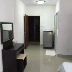 Отель Rosie's Bar And Guesthouse Паттайя комната для гостей фото 3
