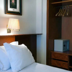 Gran Hotel Rey Don Jaime сейф в номере