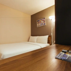 Отель Roomme Hospitality Nang Linchee Branch Бангкок сейф в номере
