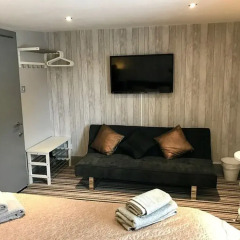 Апартаменты Ei8ht Brighton Apartments - Guest house комната для гостей фото 4