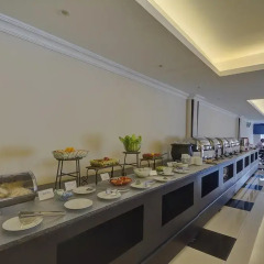 Отель Ajman Beach Hotel ОАЭ, Аджман - 3 отзыва об отеле, цены и фото номеров - забронировать отель Ajman Beach Hotel онлайн питание фото 3