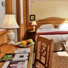 TH Madonna di Campiglio - Golf Hotel Пинцоло сейф в номере
