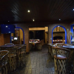 Отель Villa Mexicana Creel Mountain Lodge гостиничный бар