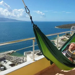 Отель Hairy Lemon Hostel Албания, Саранда - отзывы, цены и фото номеров - забронировать отель Hairy Lemon Hostel онлайн балкон