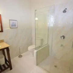 Отель Thomas House Nine Bedroom Villa ванная фото 2