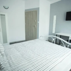 Отель MoonRiver Inn Варшава комната для гостей фото 2