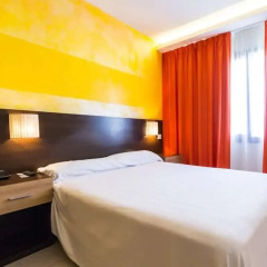 Apart-Hotel Serrano Recoletos комната для гостей