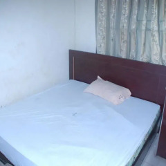 Отель Oyins Holiday Inn Annex сейф в номере