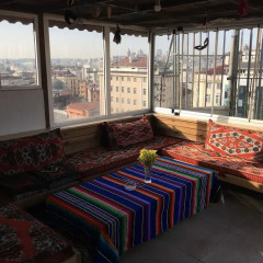 Second Home Hostel балкон