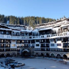 Отель Grand Monastery Aparthotel Болгария, Пампорово - отзывы, цены и фото номеров - забронировать отель Grand Monastery Aparthotel онлайн парковка