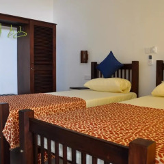 Sunils Beach Hotel Colombo сейф в номере