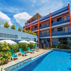 Отель Little Hill Phuket Resort бассейн