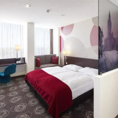 Webers - Das Hotel im RUHRTURM сейф в номере