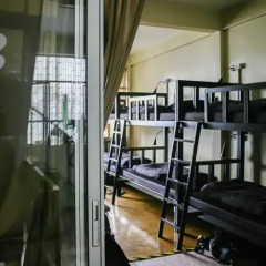 Born Free Hostel Vista Бангкок балкон
