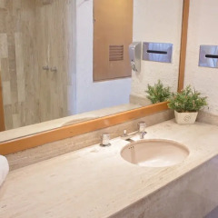 Rodero by Solymar Beachfront Condos in Hotel Zone ванная