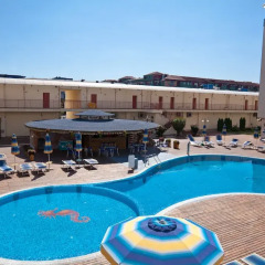 Отель Central Plaza Apartment Болгария, Солнечный берег - отзывы, цены и фото номеров - забронировать отель Central Plaza Apartment онлайн бассейн