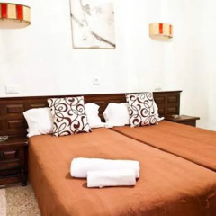 Отель Hostal Flores комната для гостей фото 4