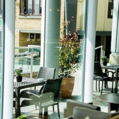 Отель Hilton London Angel Islington бассейн