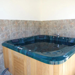Отель Mitiova Guest House бассейн фото 3