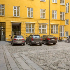 Отель Spacious designer-home by Amalienborg парковка