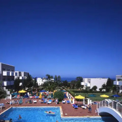 Отель Paramount Aparthotel бассейн фото 3