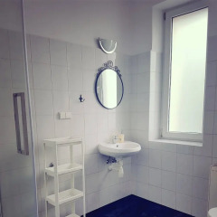 Отель MoonRiver Inn Варшава ванная