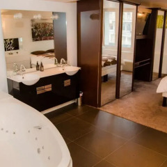 Отель Just Renovated 138m2 On The Seine спа