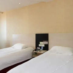 Haian Hotel комната для гостей