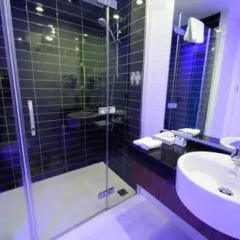 Отель Holiday Inn Express Istanbul-Altunizade ванная фото 2