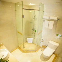 Vienna Hotel Dongguan Houjie Da dao Branch ванная