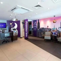 Отель Premier Inn Edinburgh City York Place Великобритания, Эдинбург - отзывы, цены и фото номеров - забронировать отель Premier Inn Edinburgh City York Place онлайн банкомат