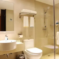 Отель City Comfort Inn комната для гостей