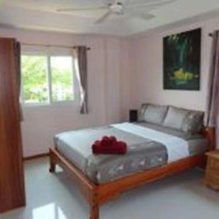 Апартаменты Rm Wiwat Apartment Паттайя комната для гостей фото 5