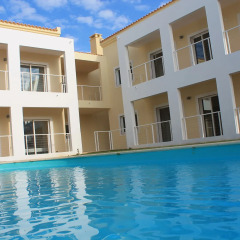Отель SunHostel Португалия, Портимао - отзывы, цены и фото номеров - забронировать отель SunHostel онлайн бассейн фото 3