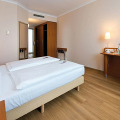 PhiLeRo Hotel Köln сейф в номере