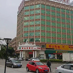 Vienna Hotel парковка