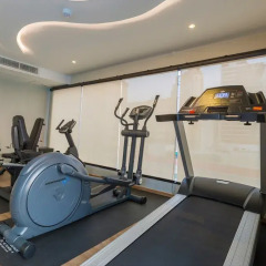 Отель Glow Sukhumvit 5 By Centropolis Бангкок фитнесс-зал